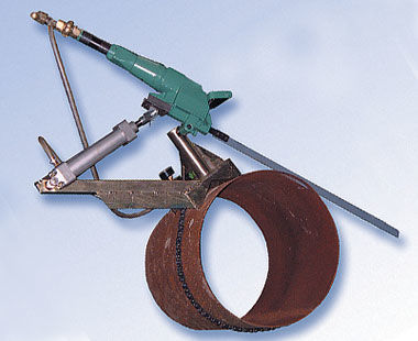 Self-feeding Pipe Clamp for Pneumatic Saws